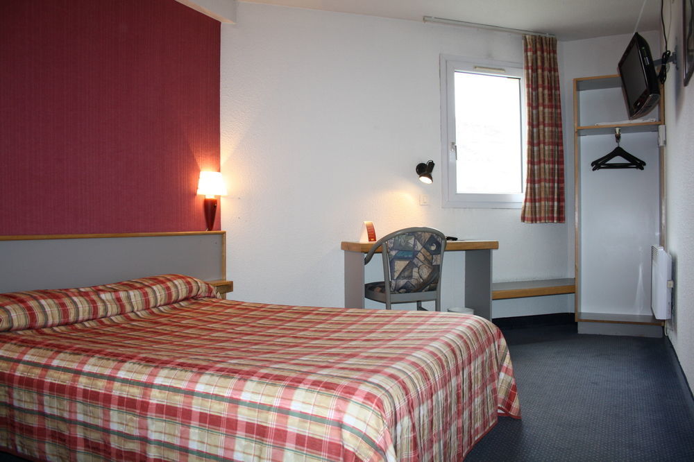 The Originals Access, Hotel Clermont-Ferrand Nord Chateaugay Bagian luar foto